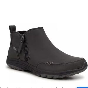 Skechers Women's Relaxed Fit Zip Bootie Black